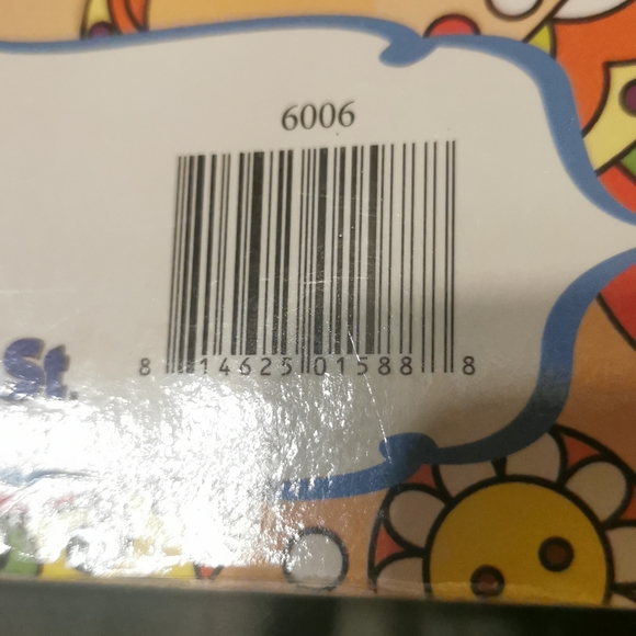 Adult relaxation therapy coloring book and Crayola 20 super tip markers new - Picture 11 of 11